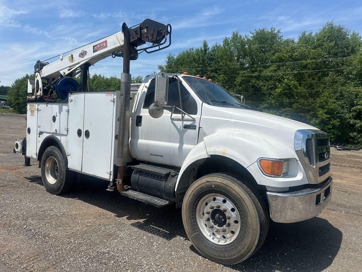 2007-ford-f750-image-1