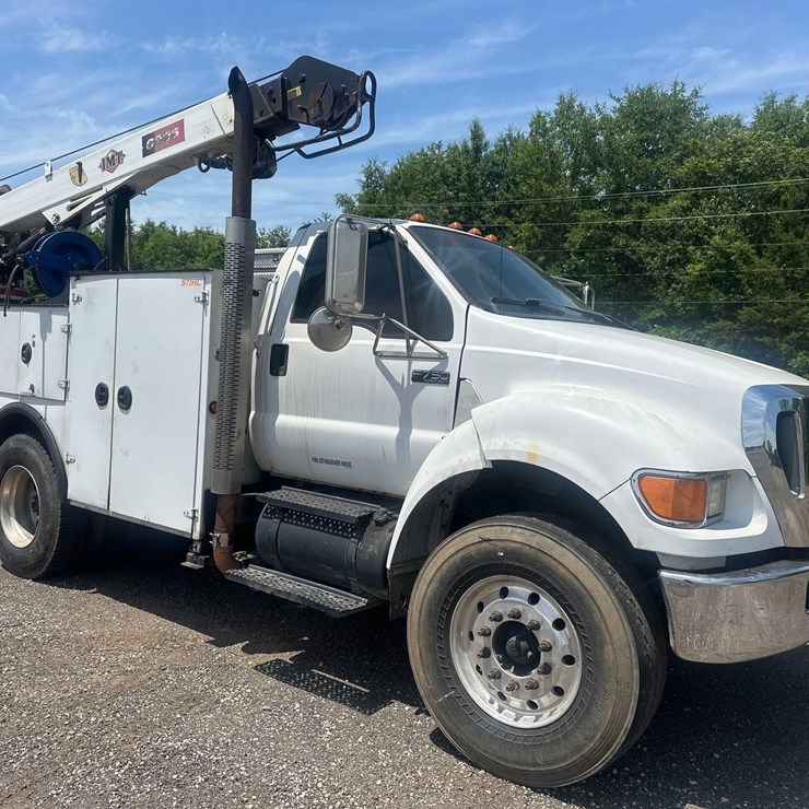2007 FORD F750