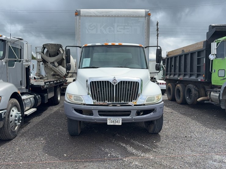 2005-international-durastar-4200-image-2