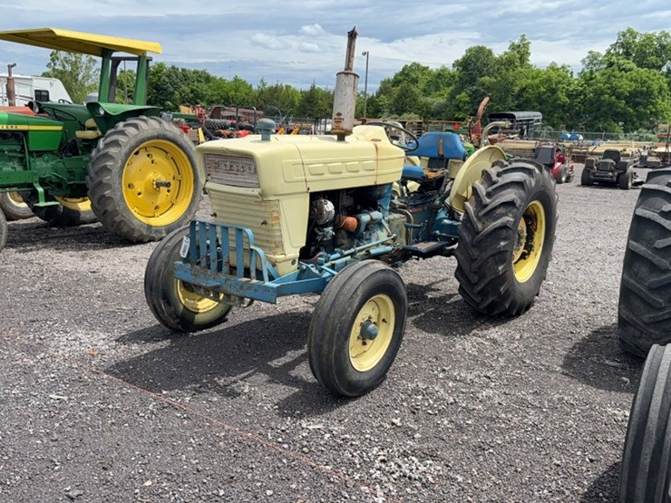ford-tractor-image-1