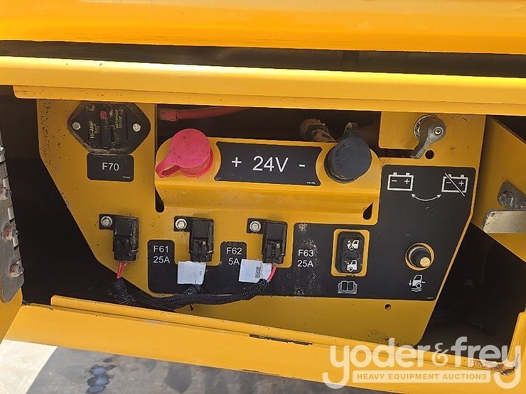 2023-deere-260e-image-27