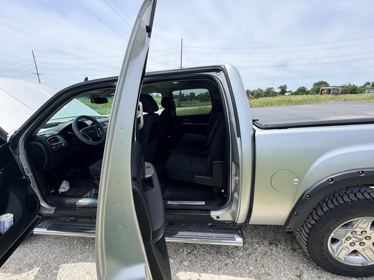 #24068-•-2011-gmc-sierra-pickup-truck-image-57