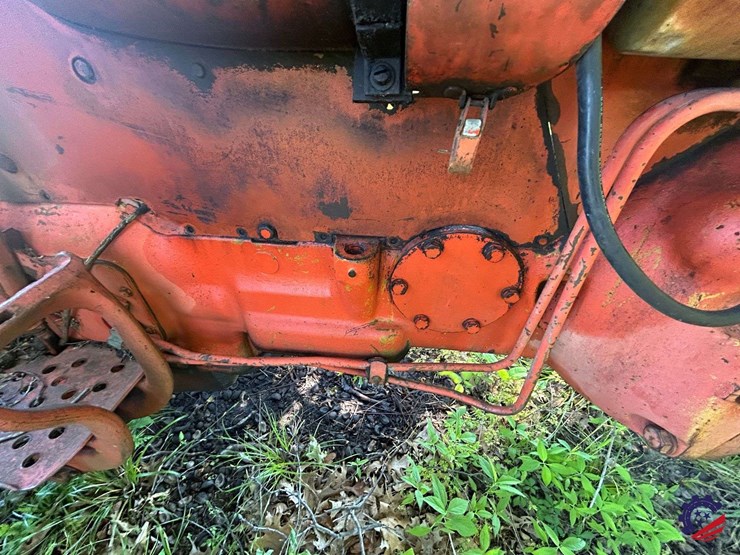 (inop)-allis-chalmers-farm-tractor-image-19
