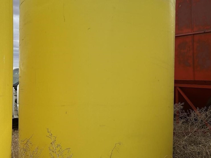 3,000-gallon-yellow-tanks-image-5