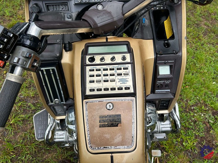 1985-honda-gl1200-(goldwing)-l-motorcycle-image-14
