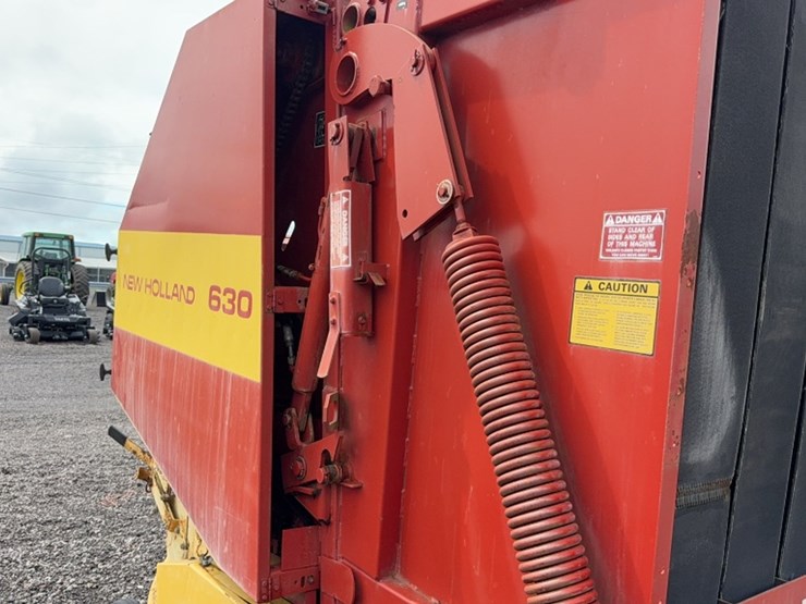 new-holland-630-image-7