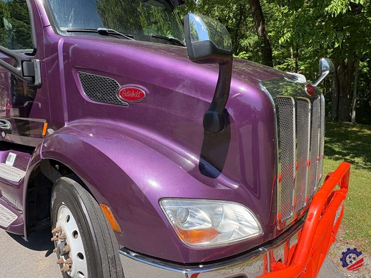 2020-peterbilt-579-image-21