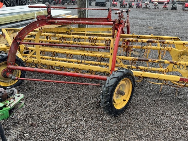 new-holland-258-image-3