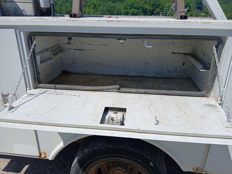 2003-ford-f550-image-60