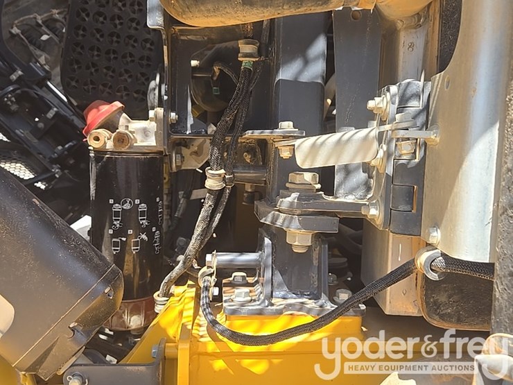 2023-deere-260e-image-30