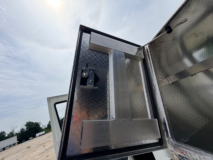 2005-international-durastar-4300-image-77