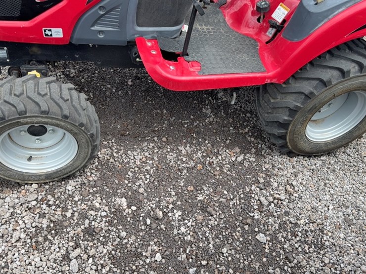 #3041-•-mahindra-emax-20-tractor-image-10