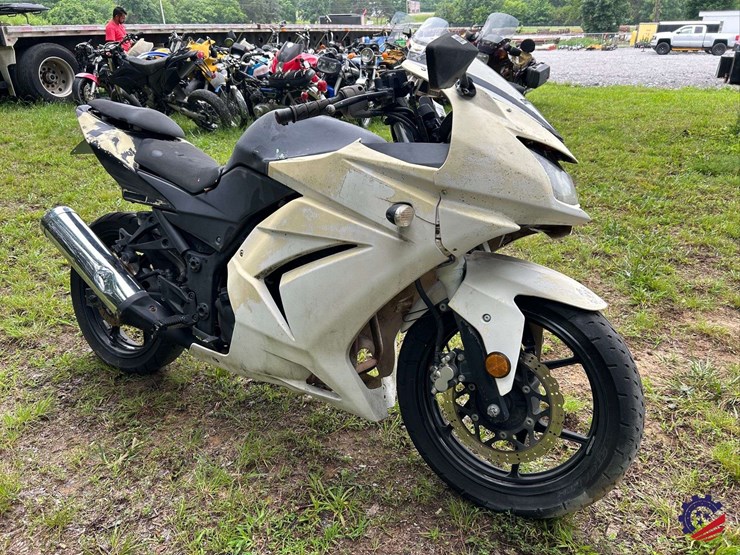 2008-kawasaki-ninja-250r-motorcycle-image-4