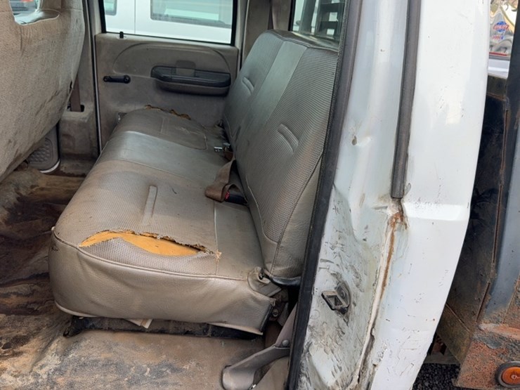 2001-ford-f350-image-15