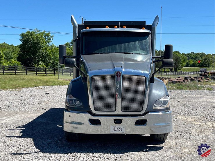 2017-kenworth-t680-image-17
