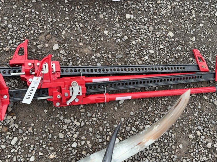 #6017-•-qty(2)-farm-jacks-image-1