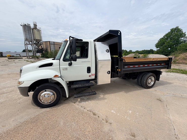 2005-international-durastar-4300-image-6