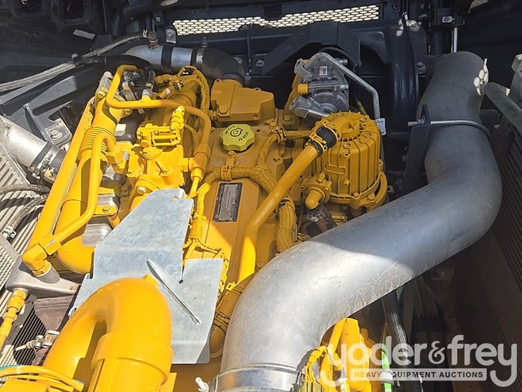 2023-deere-260e-image-34