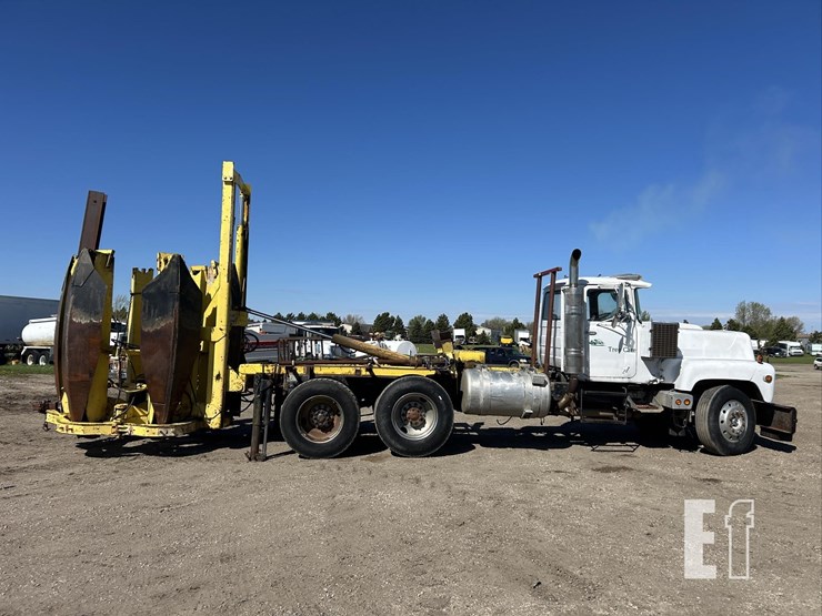 1973-mack-rl786lst-4401-image-4