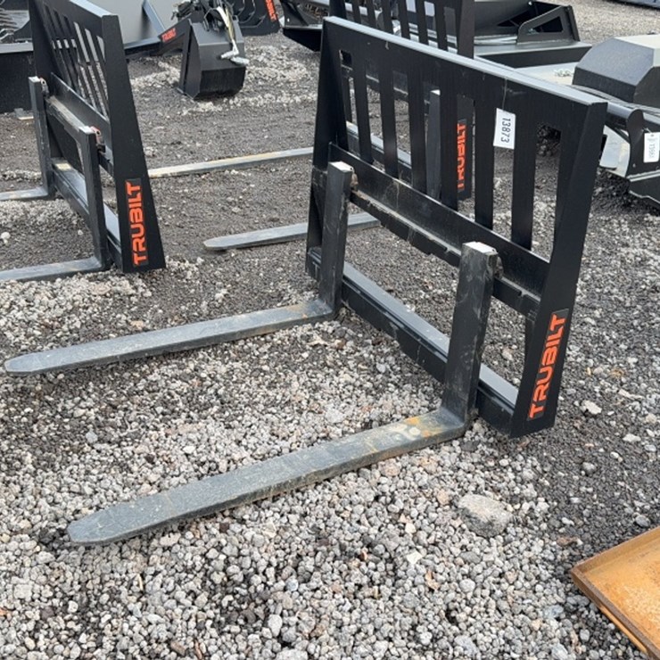 #2078 • 42" SKID STEER PALLET FORKS
