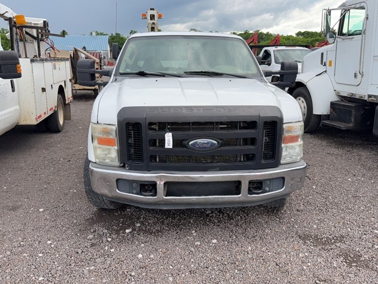2010-ford-f250-image-2
