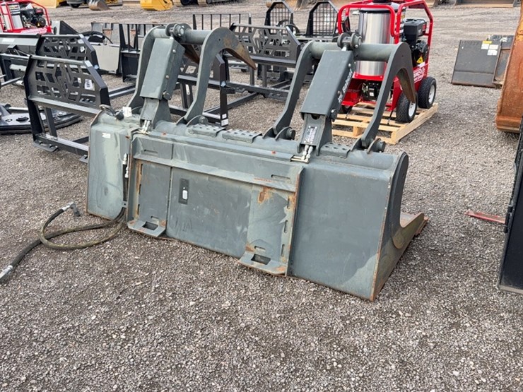 #2037-•-bobcat-78"-skid-steer-grapple-bucket-image-3