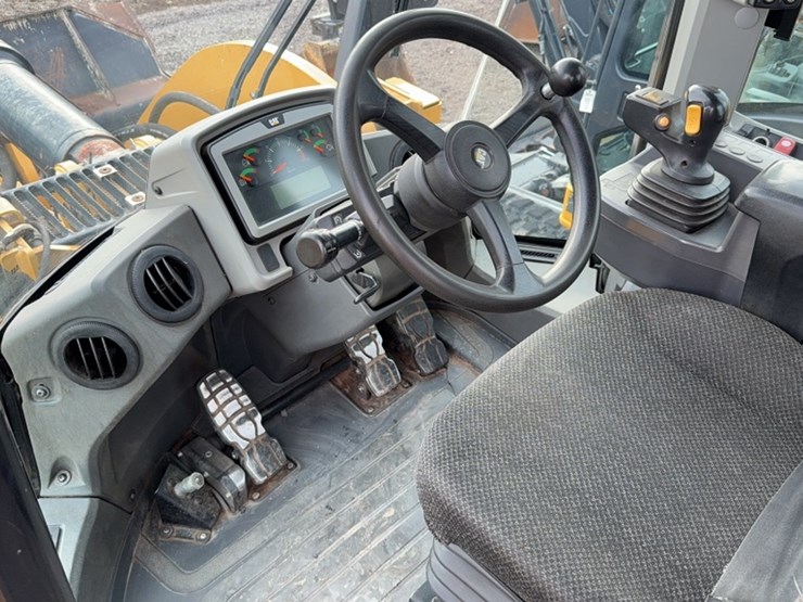 caterpillar-950m-image-18