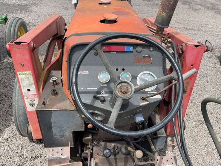massey-ferguson-261-image-14