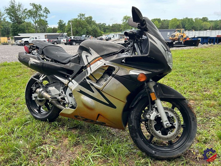 1994-honda-cbr600f-motorcycle-image-4