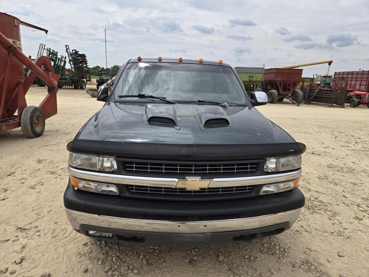 2001-chevrolet-silverado-1500-image-2