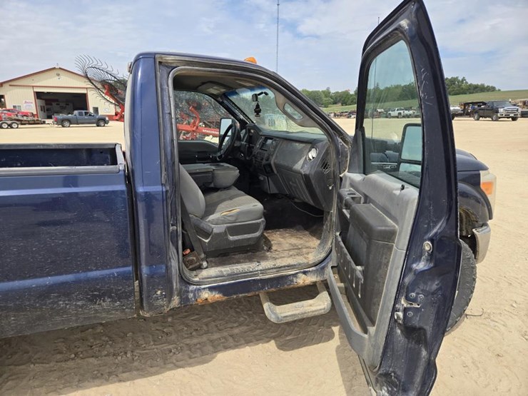 2011-ford-f350-image-6