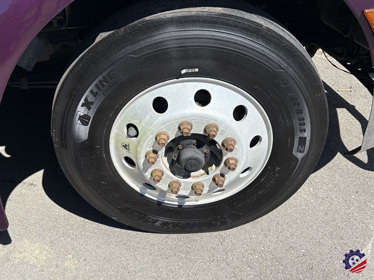 2020-peterbilt-579-image-18