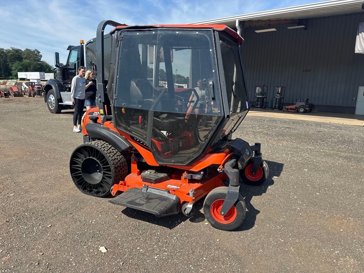 2025-kubota-zd1211-image-1