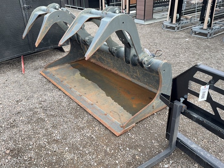 #2037-•-bobcat-78"-skid-steer-grapple-bucket-image-1