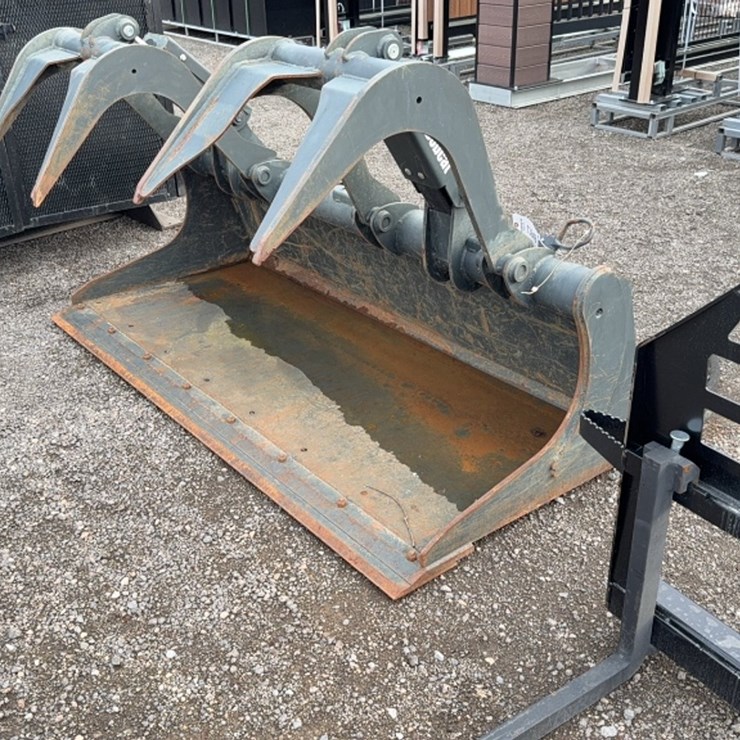 #2037 • BOBCAT 78" SKID STEER GRAPPLE BUCKET