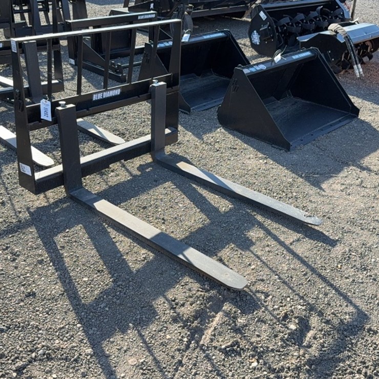 #2043 • BLUE DIAMOND 48" SKID STEER PALLET FORKS