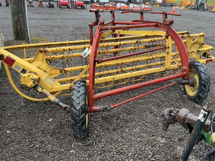 new-holland-258-image-4