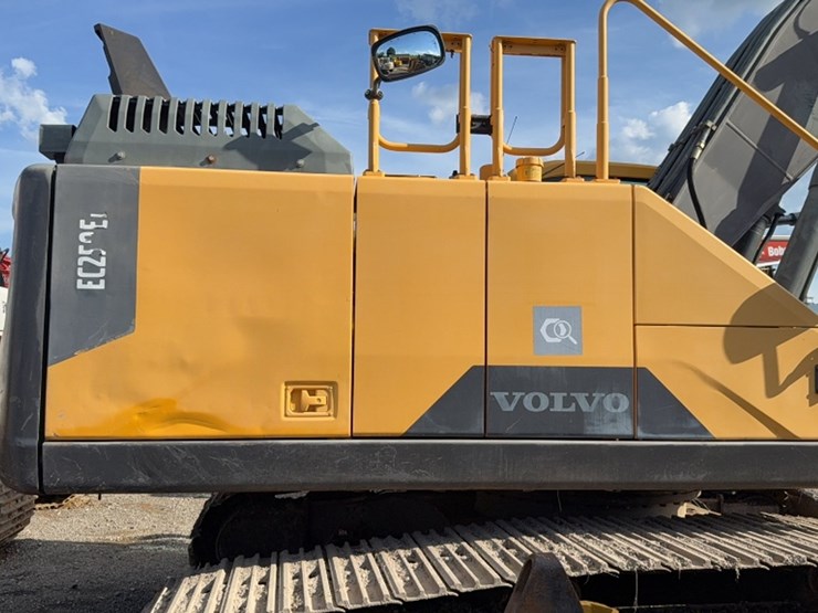 volvo-ec250el-image-9