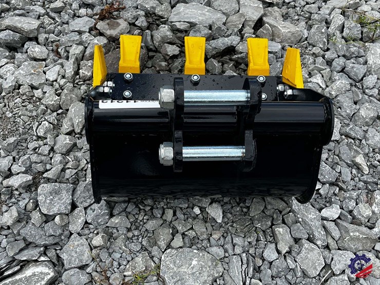 unused-2026-ce-16in-toothed-bucket-image-5