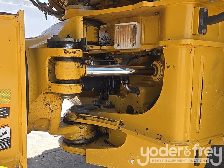 2023-deere-260e-image-18