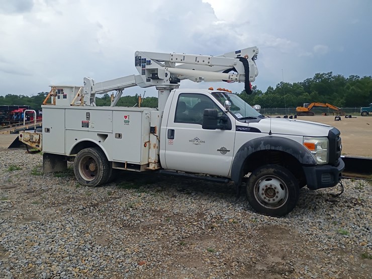 2011-ford-f550-image-11