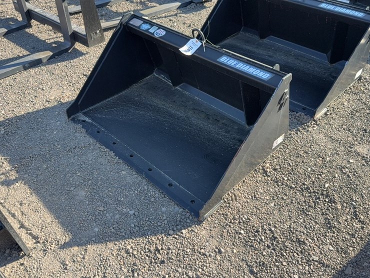 #2050-•-blue-diamond-44"-mini-skid-steer-smooth-bucket-image-2