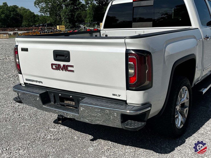 2018-gmc-sierra-z71-slt-truck-image-40