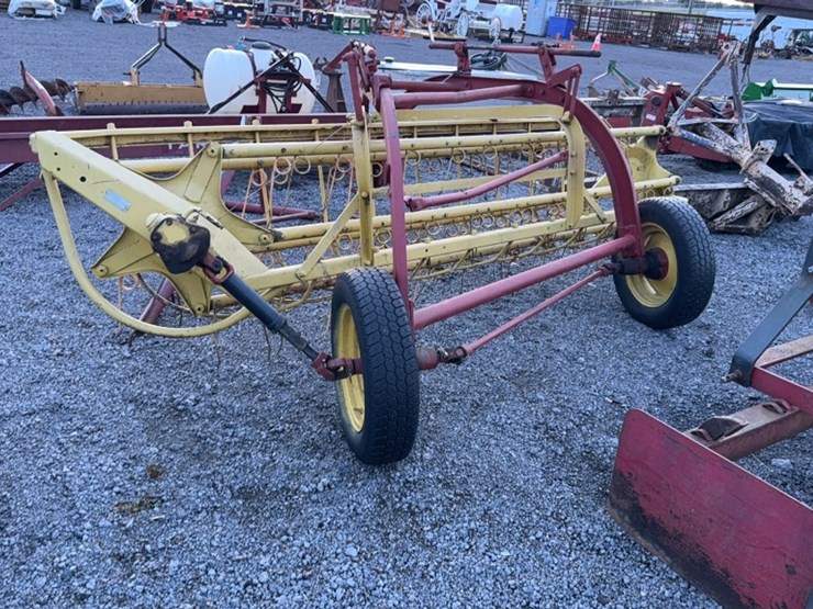 new-holland-258-image-4
