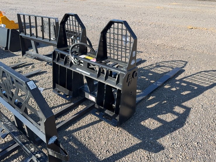 #2041-•-blue-diamond-60"-skid-steer-pallet-forks-image-3