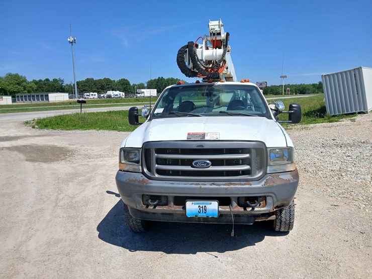 2003-ford-f550-image-15
