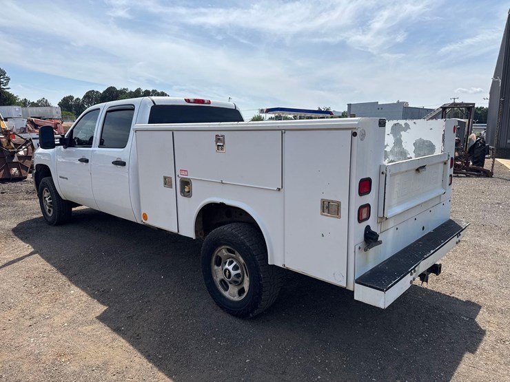 2012-chevrolet-2500-image-5