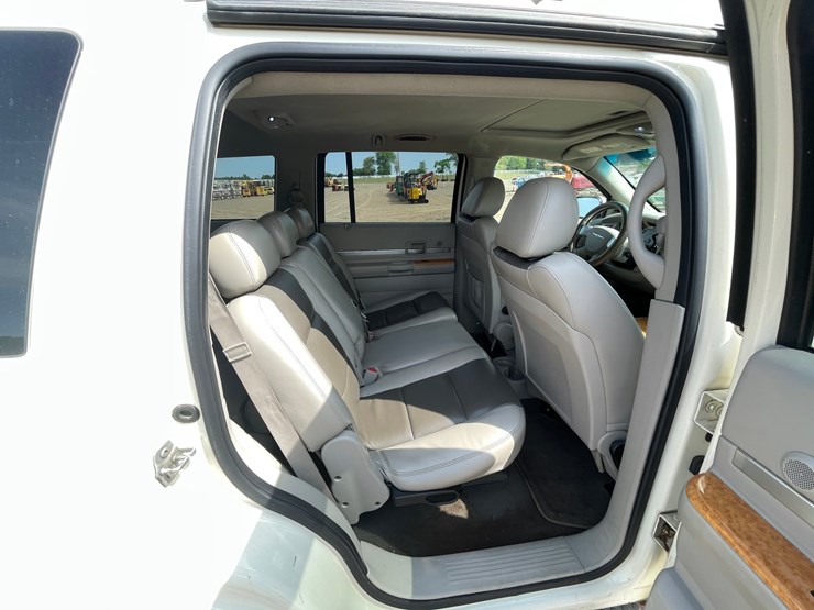 2009-chrysler-aspen-image-53