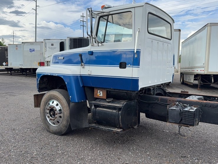 1992-ford-f8000-image-10