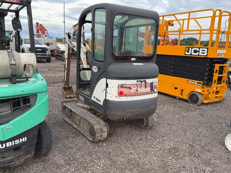 2014-bobcat-324-image-9
